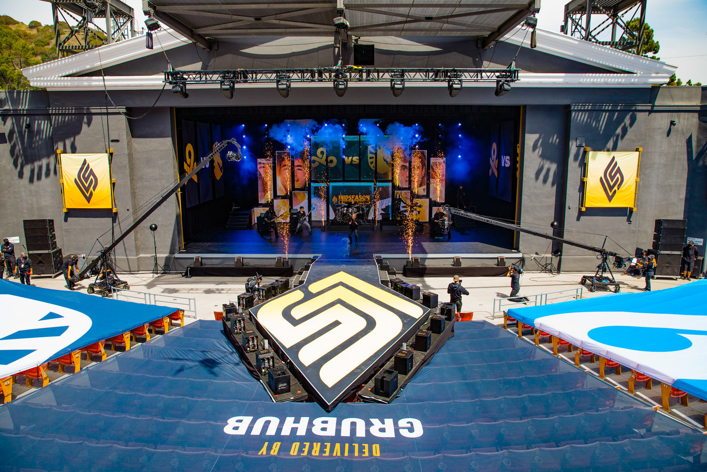 Cérémonie d'ouverture du mid-season showdown de la league championship series (LCS)