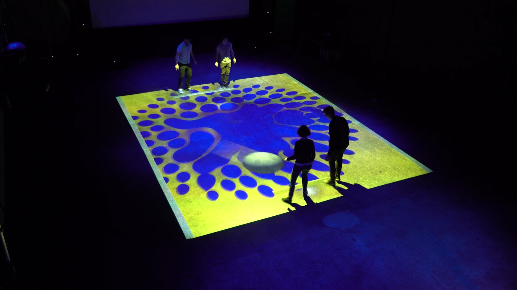 GRiD : Transforming public spaces with collaborative play