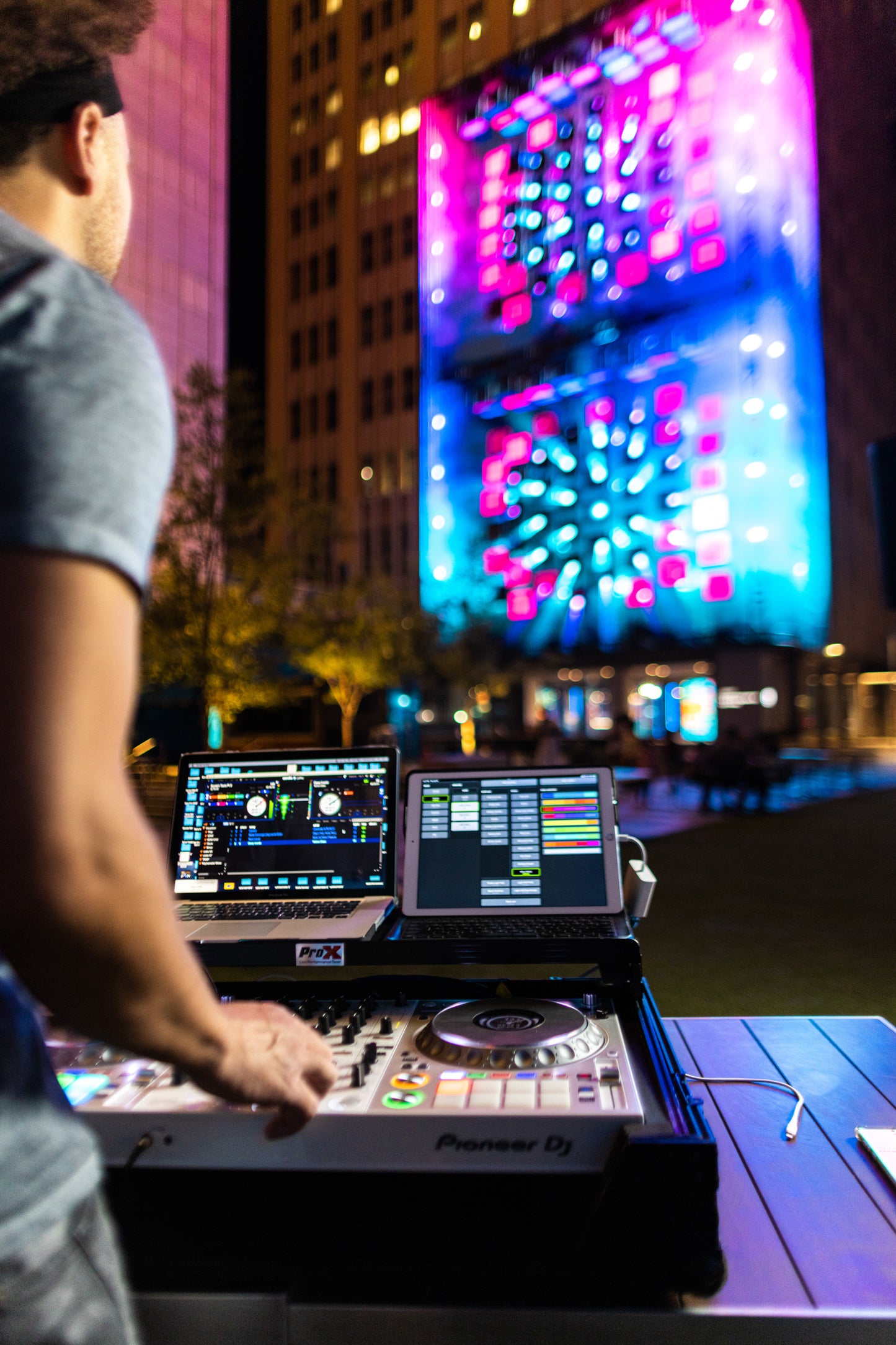 AT&T Discovery District's Audio-Reactive Stage