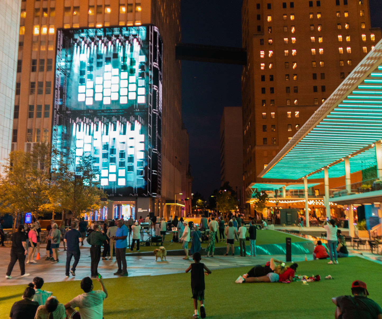 AT&T Discovery District's Audio-Reactive Stage