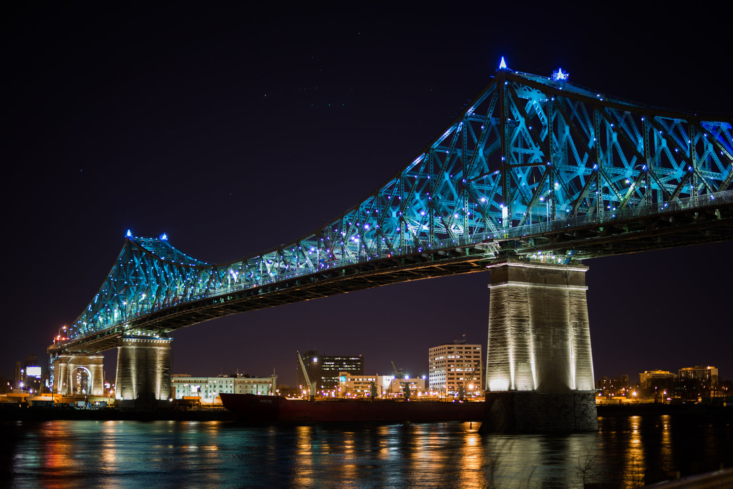 Illumination du pont Jacques-Cartier