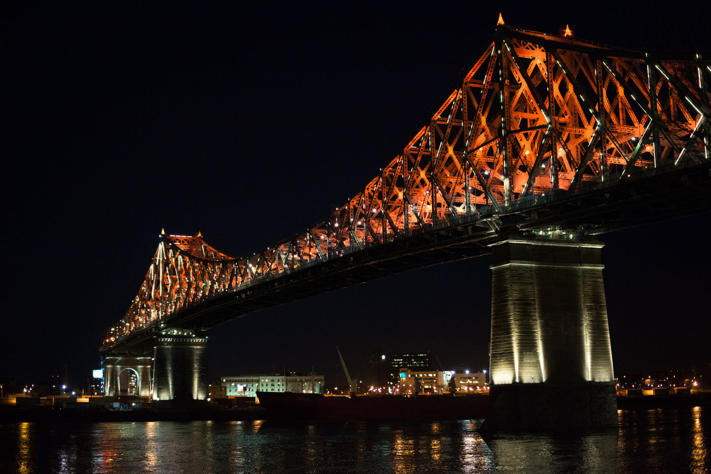 Illumination du pont Jacques-Cartier