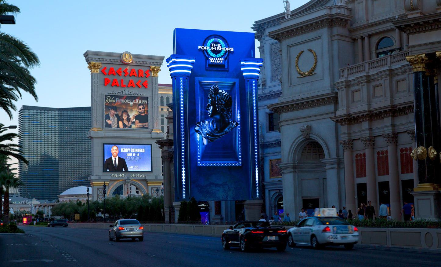 Une marquise multimédia au Forum Shops