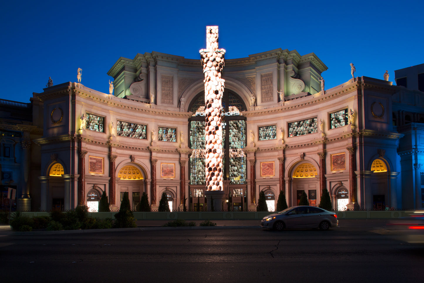 Une marquise multimédia au Forum Shops