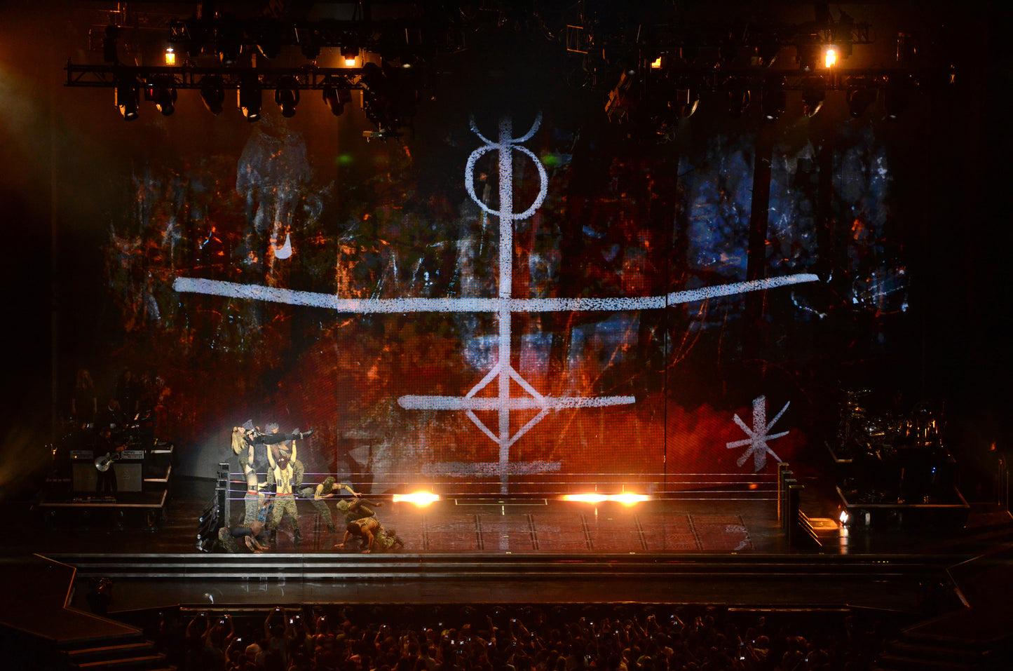 Madonna, MNDA Tour